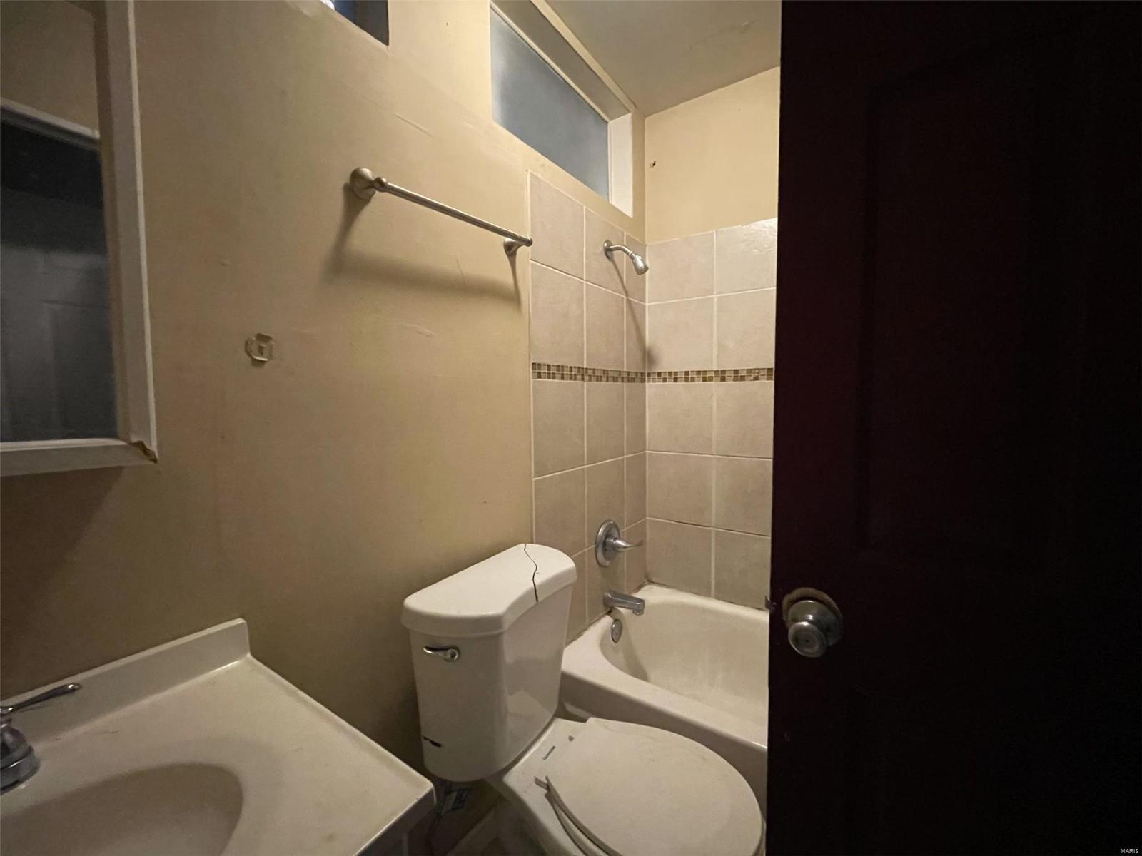 Hathaway Manor 11 - Residential