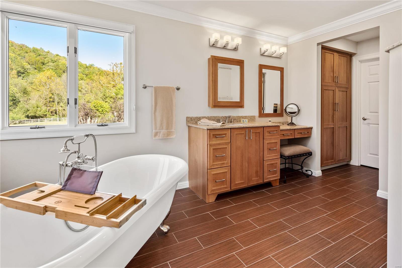 Summit View Place Lts 8 & 9 Bdy Adj - Residential