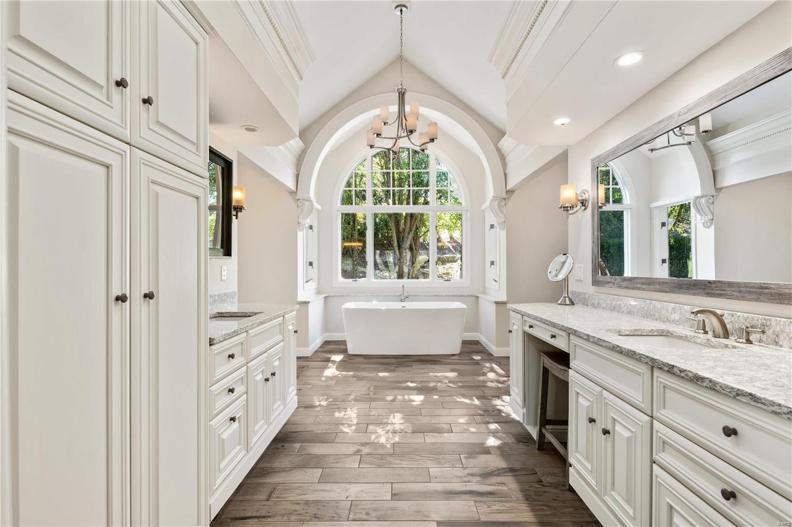 Summit View Place Lts 8 & 9 Bdy Adj - Residential