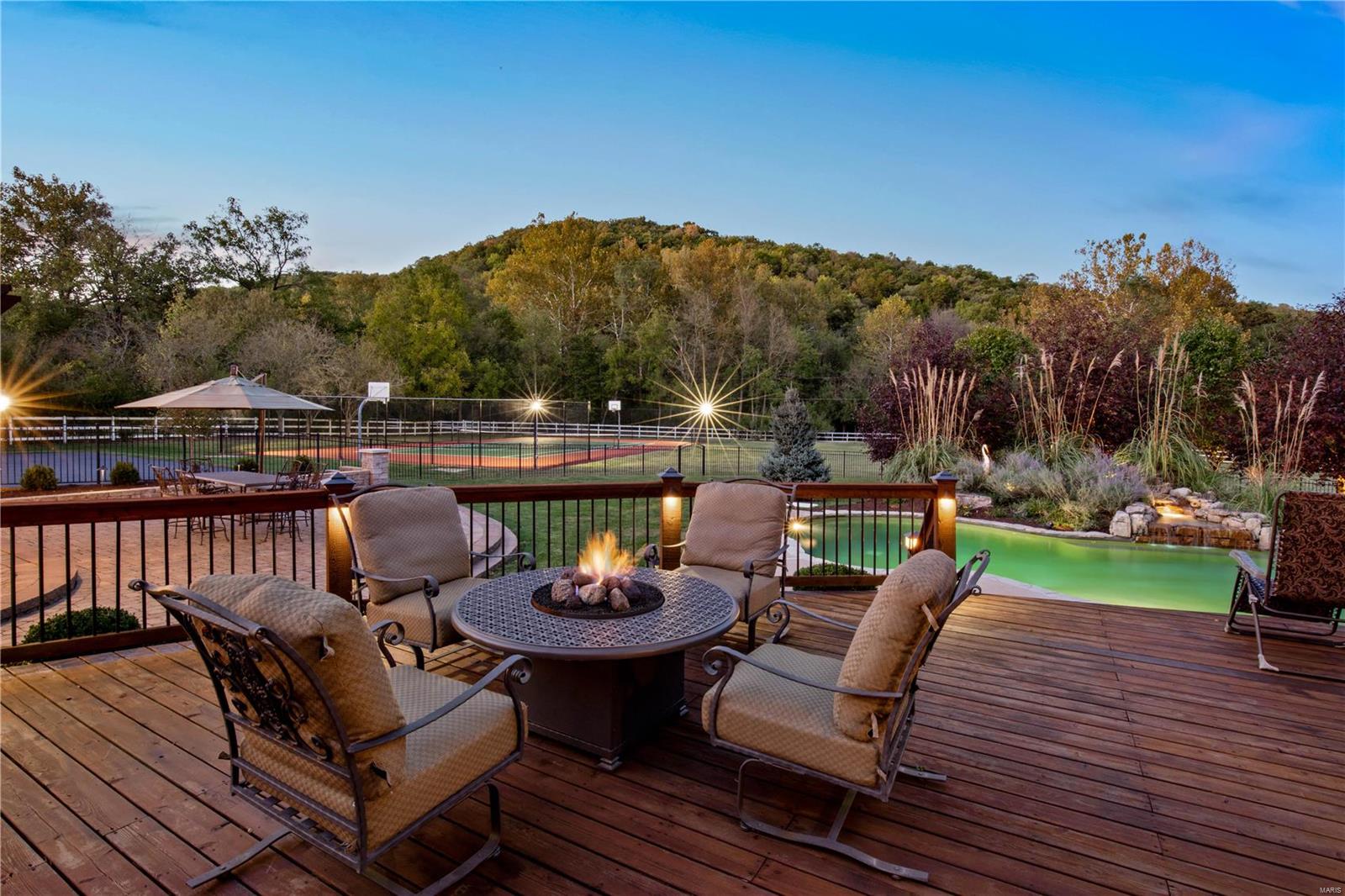 Summit View Place Lts 8 & 9 Bdy Adj - Residential