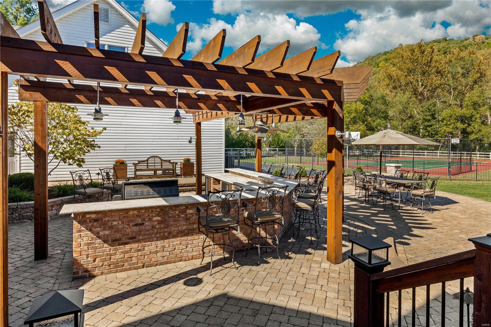 Summit View Place Lts 8 & 9 Bdy Adj - Residential