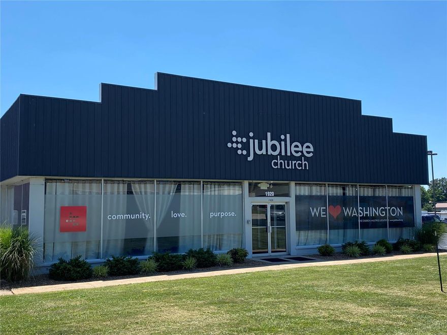 INVESTMENT OPPORTUNITY! 1910-1930 E. 5th Street consist of 3 interconnected buildings containing 47,100 SF. Building "A" contains 7,200 SF, building "B" consists of 4,800 SF, and building "C" consists of 35,100 SF and features a rear dock area. Paved parking lot with 95+/- spaces, with an additional 10+/- parking spaces in the back. Parking lot in rear was recently replaced, and the parking in front was just resealed/striped.  All spaces are currently leased. Great opportunity for an investor or owner/user. Location: City, Downtown