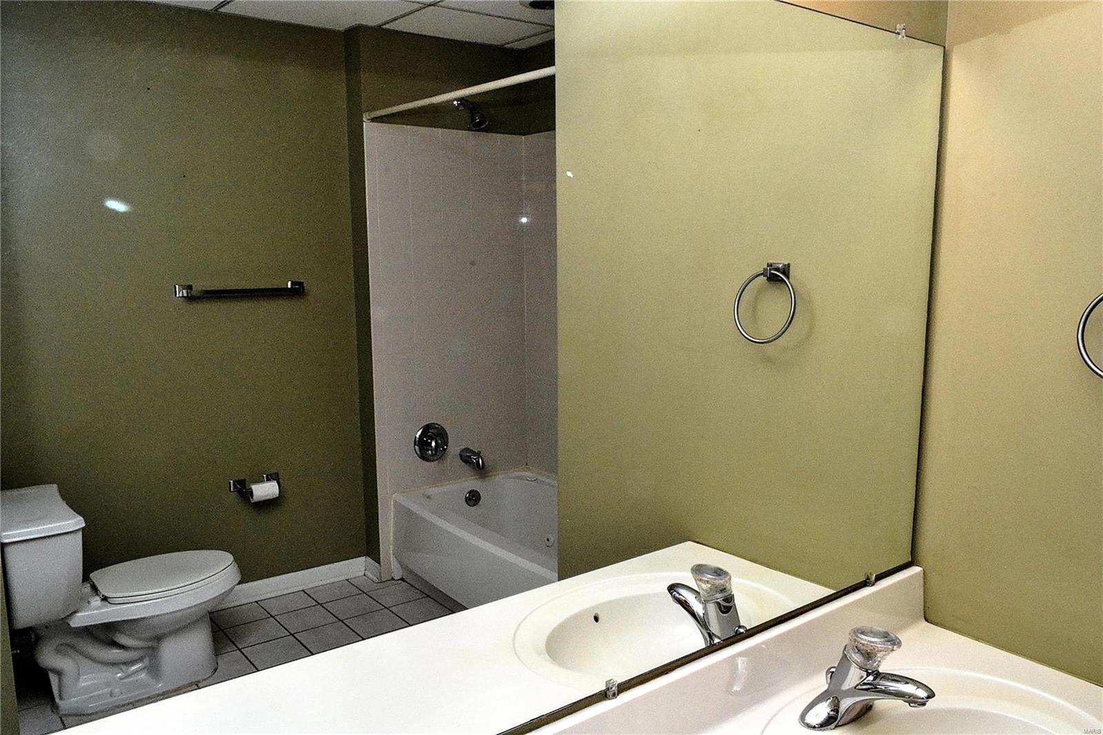 Terra Cotta Lofts Condo - Residential Lease