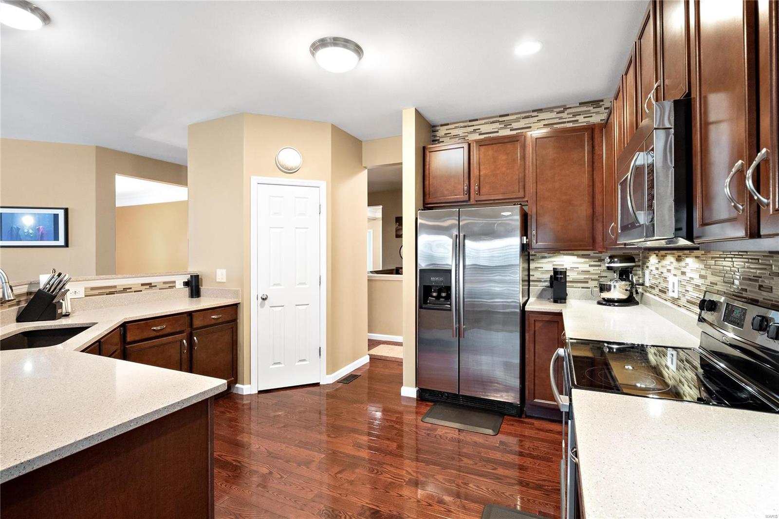 Lake St Louis, Missouri 63367, United States, 3 Bedrooms Bedrooms, ,3 BathroomsBathrooms,Residential,Pending,28956