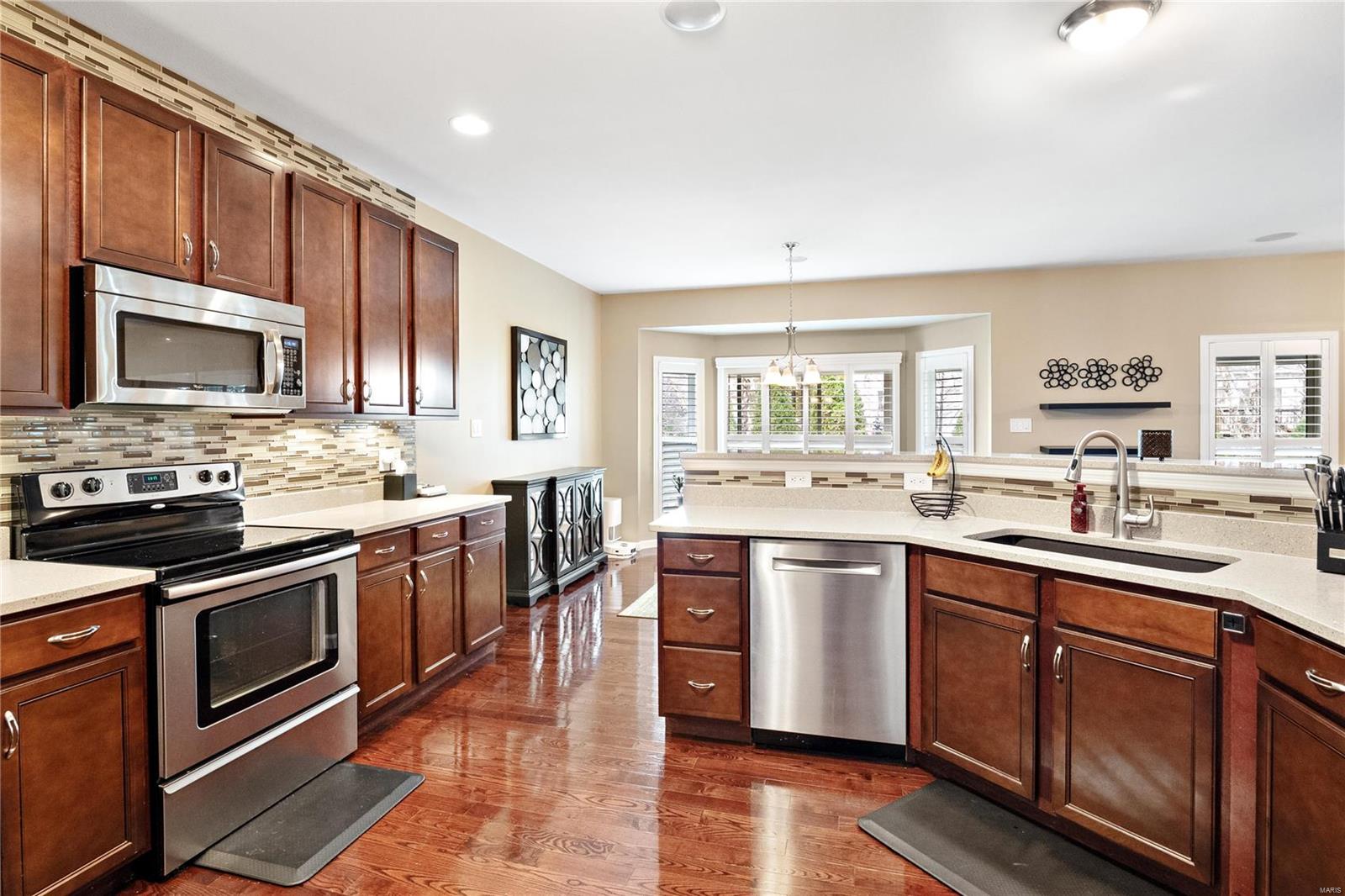 Lake St Louis, Missouri 63367, United States, 3 Bedrooms Bedrooms, ,3 BathroomsBathrooms,Residential,Pending,28956