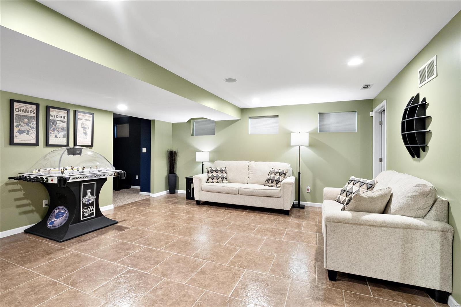 Lake St Louis, Missouri 63367, United States, 3 Bedrooms Bedrooms, ,3 BathroomsBathrooms,Residential,Pending,28956