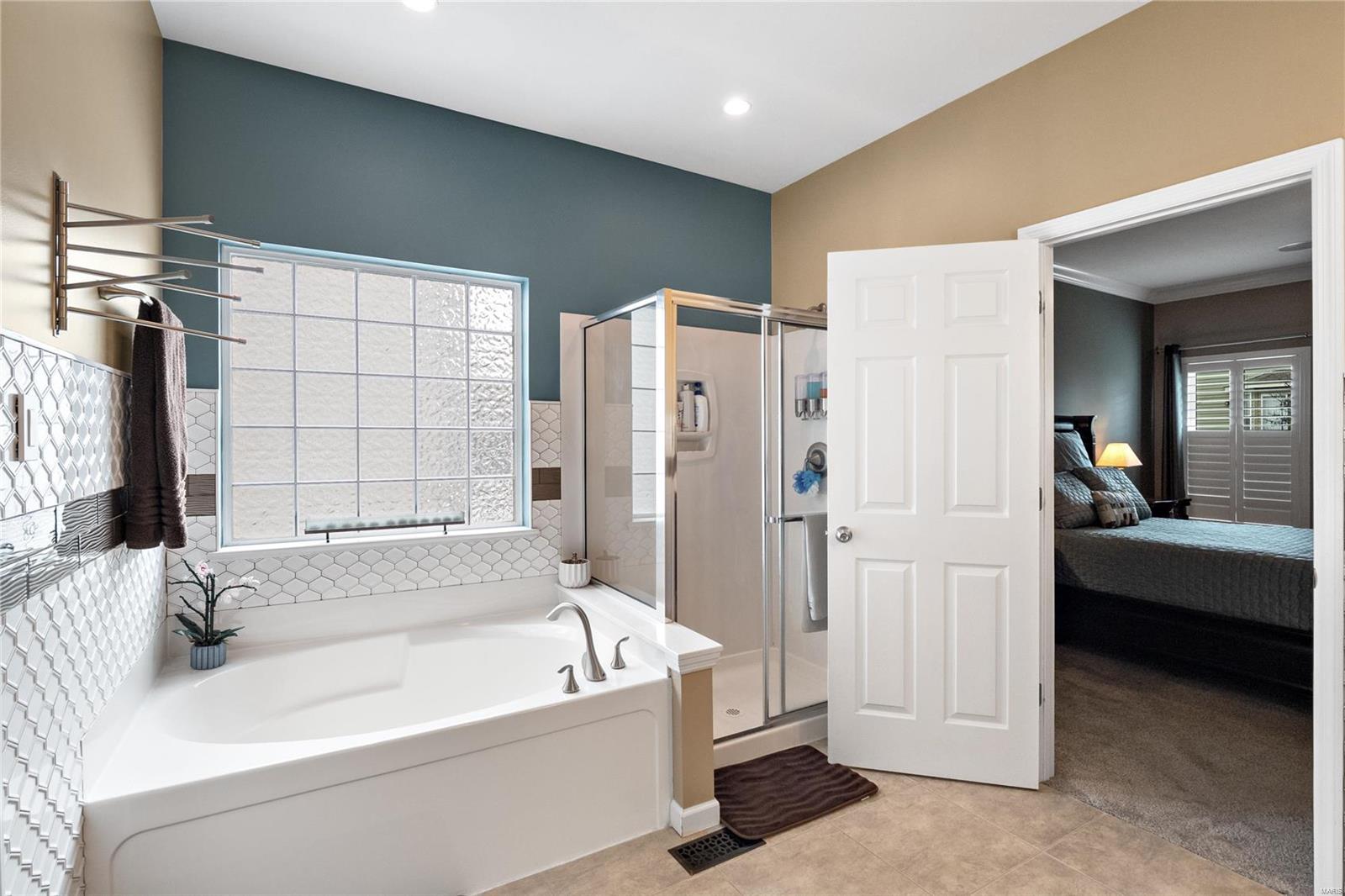 Lake St Louis, Missouri 63367, United States, 3 Bedrooms Bedrooms, ,3 BathroomsBathrooms,Residential,Pending,28956