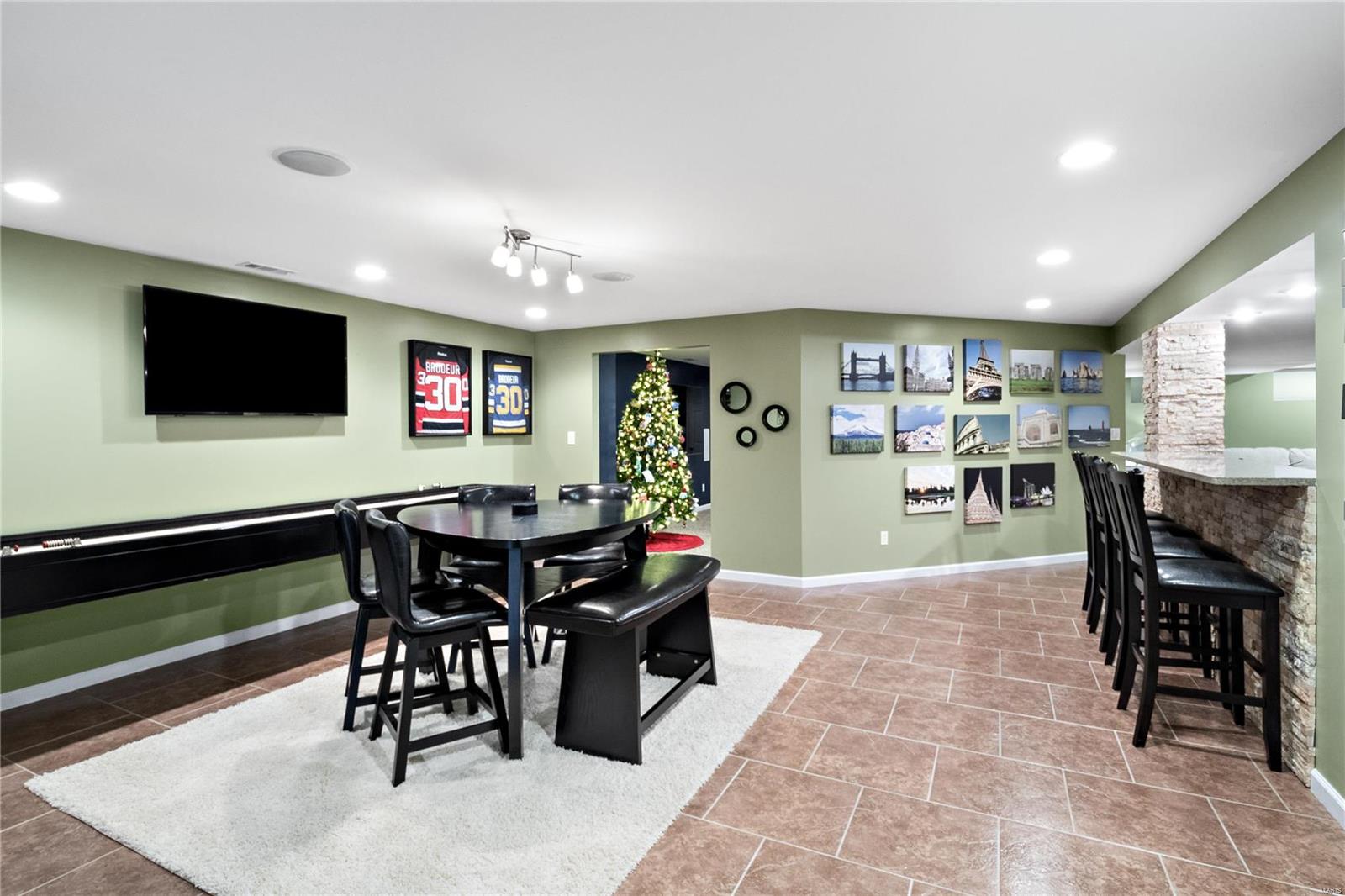 Lake St Louis, Missouri 63367, United States, 3 Bedrooms Bedrooms, ,3 BathroomsBathrooms,Residential,Pending,28956