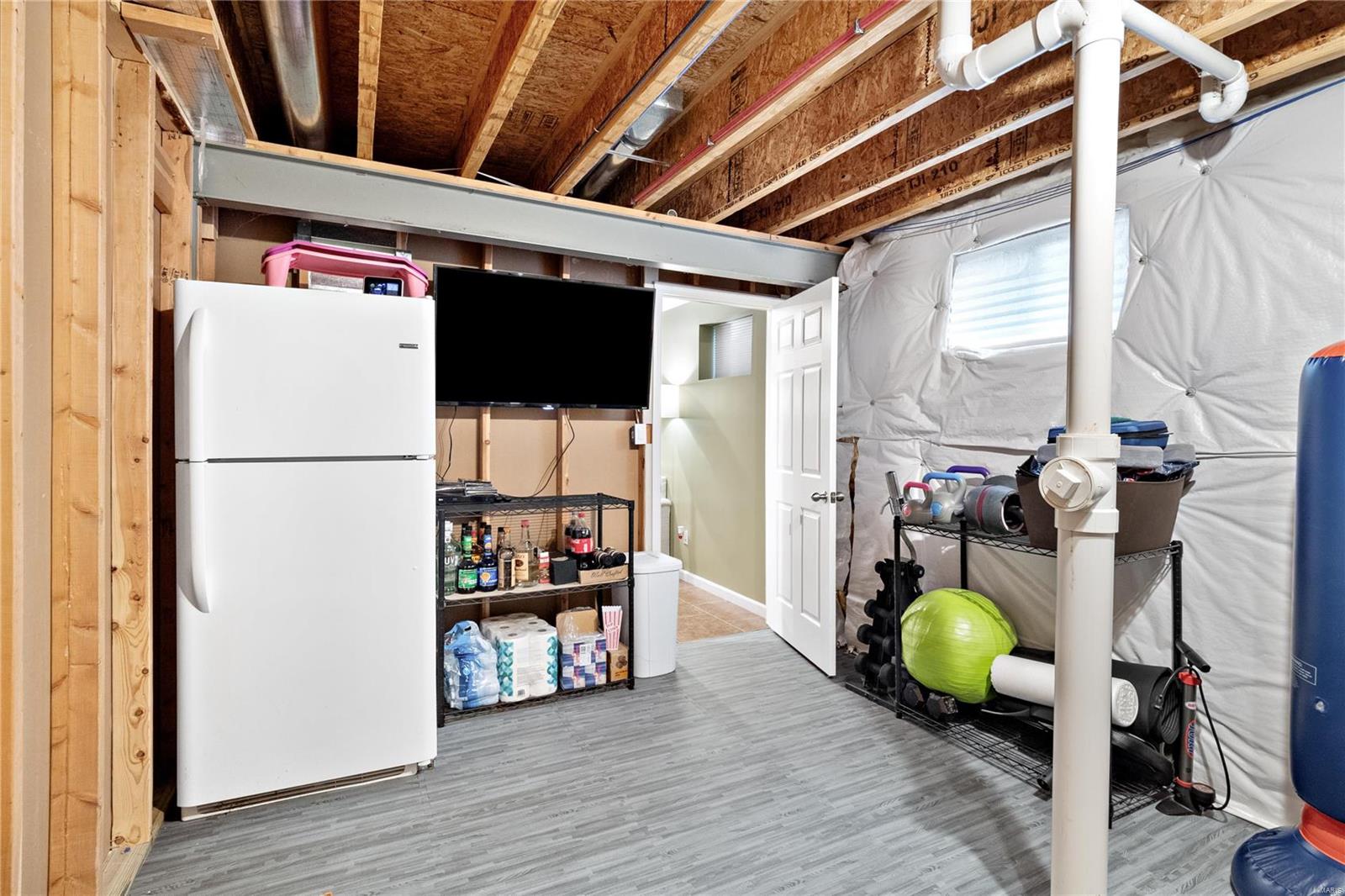 Lake St Louis, Missouri 63367, United States, 3 Bedrooms Bedrooms, ,3 BathroomsBathrooms,Residential,Pending,28956