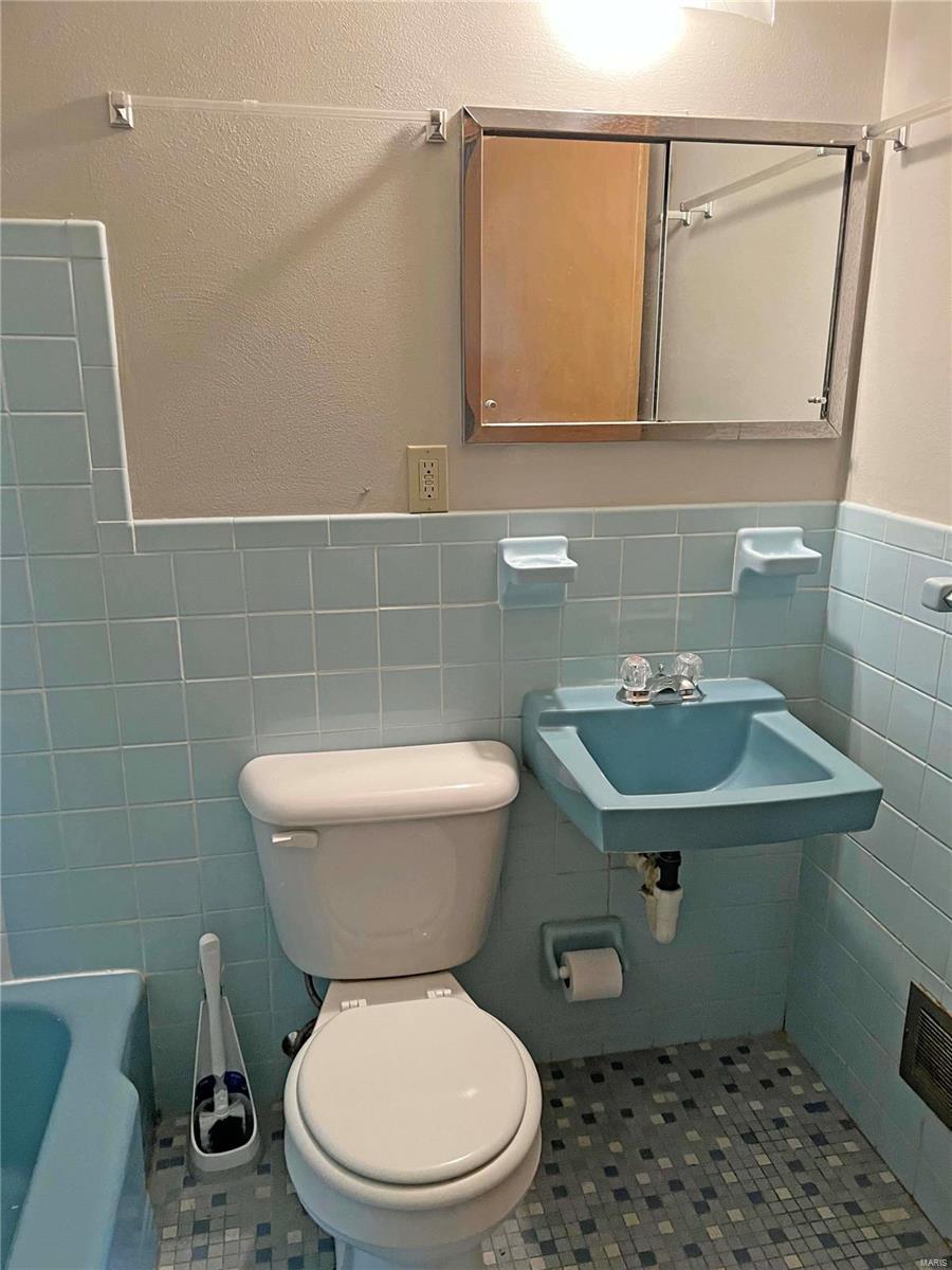 Bobbinray Sub 3 - Residential Lease