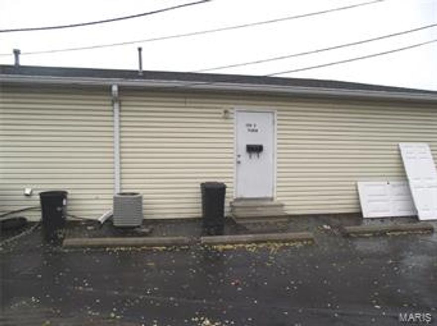 Nice 3 bedroom, 2 bathroom apartment in town.  Big living room has attractive floors.  Separate dining room.  Big, open kitchen is gorgeous!  Lots of beautiful cabinets and counters, attractive appliances and faucets and lots of space. Very large master bedroom with lots of closet space.  Two more large bedrooms.  Two bathrooms.  Rent includes heating and water service.  Excellent location in town.  Close to schools, shopping, restaurants, parks, movies and more.