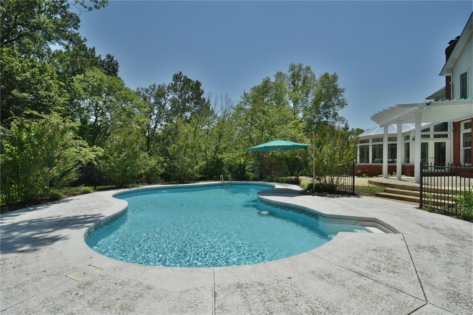 Longrove Lane - Residential