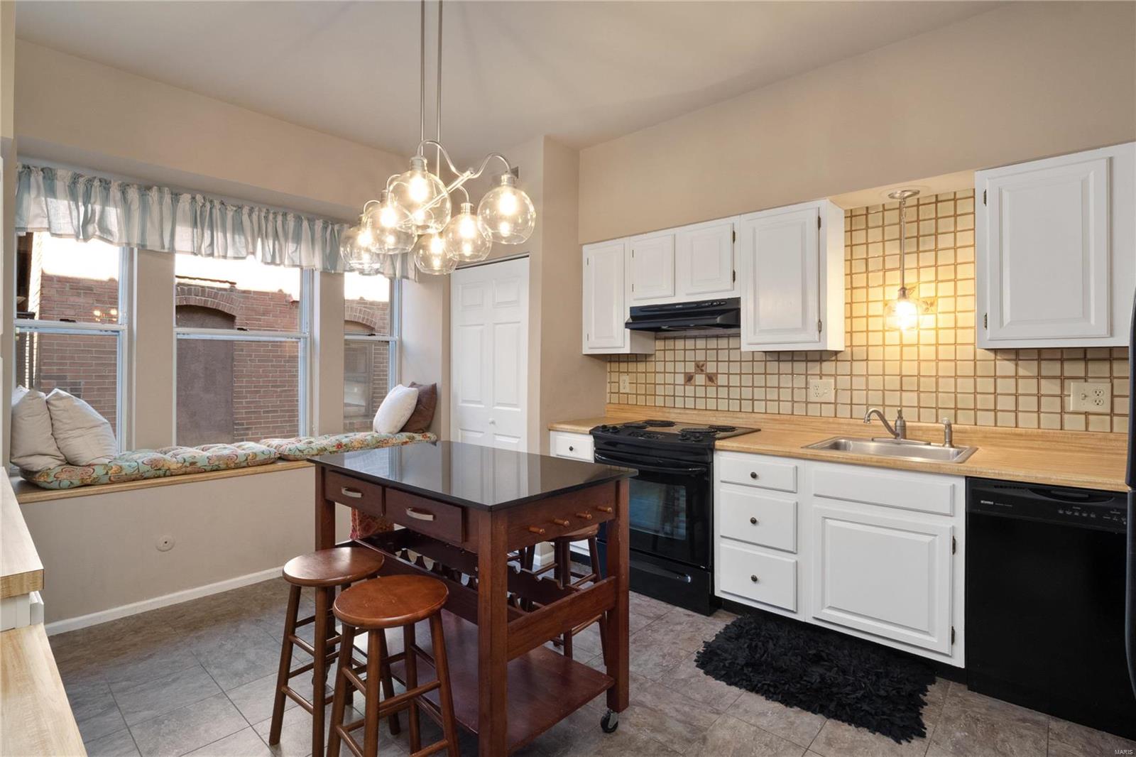 Waterman-Pershing 05 02 F - Residential