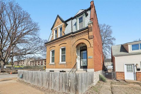 MLS: 25010202
