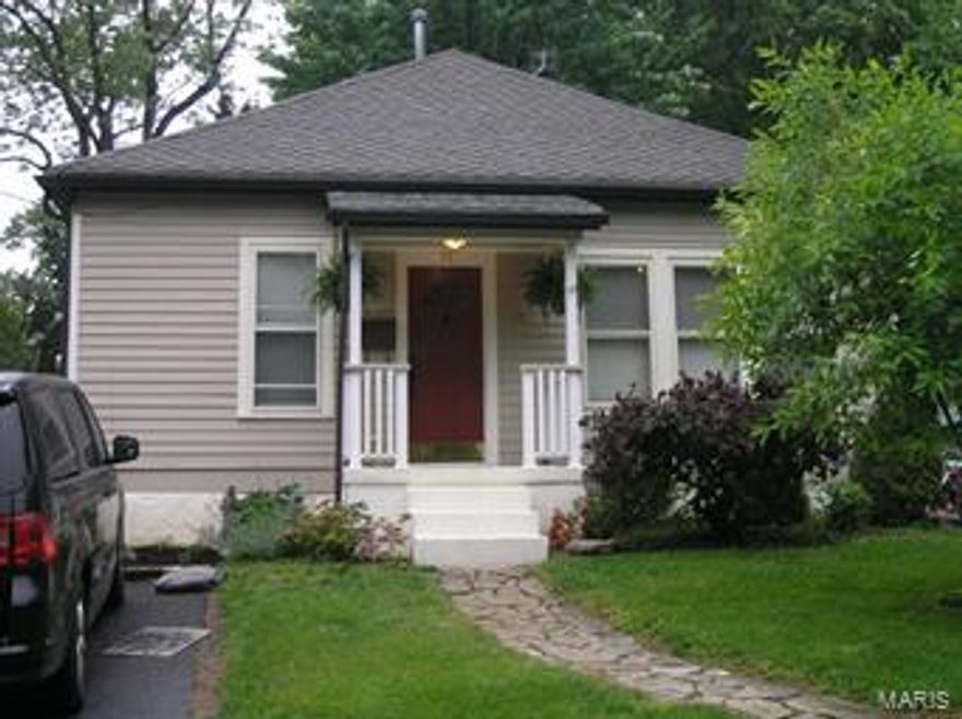 Darling bungalow in a dynamite location! Just 5 or 6 blocks from Old Webster, this 2 bedroom 1 bath cottage features a huge family room with cathedral ceiling, a modern kitchen with center island, large living room (currently used for a formal dining room) and a main floor laundry. A partially fenced yard with new storage shed, trim and tasteful landscaping and a stone front walk sets off the exterior.  If you hurry you can be there for the Independence Day parade just 2 blocks away!