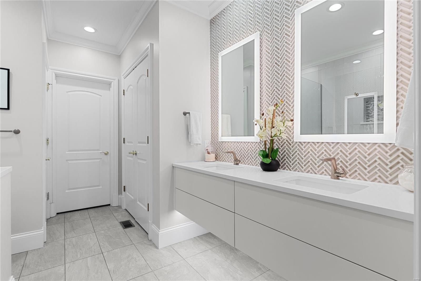 Villas of Clayton Gardens - Residential