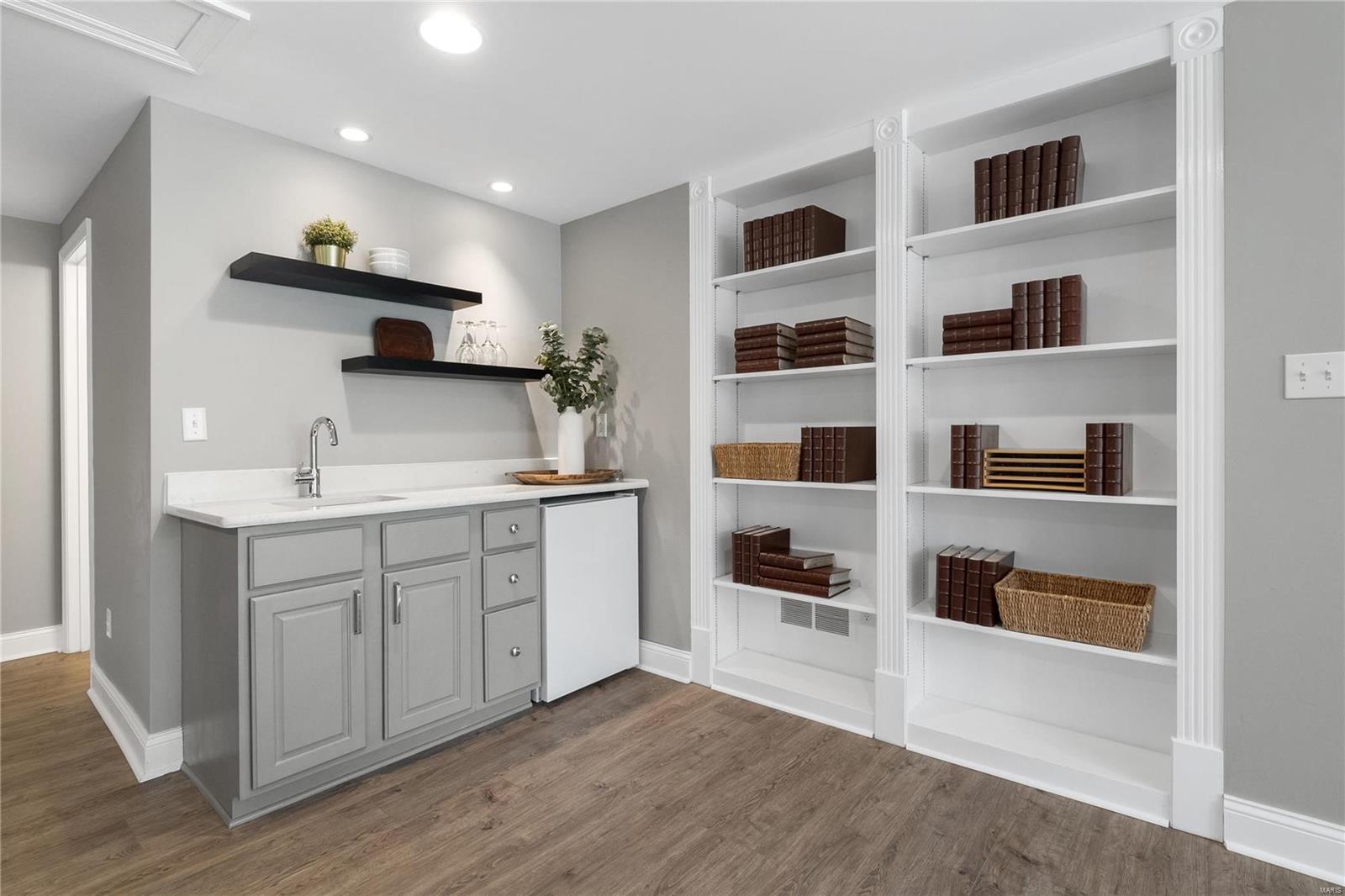 Colonial Hills - Residential