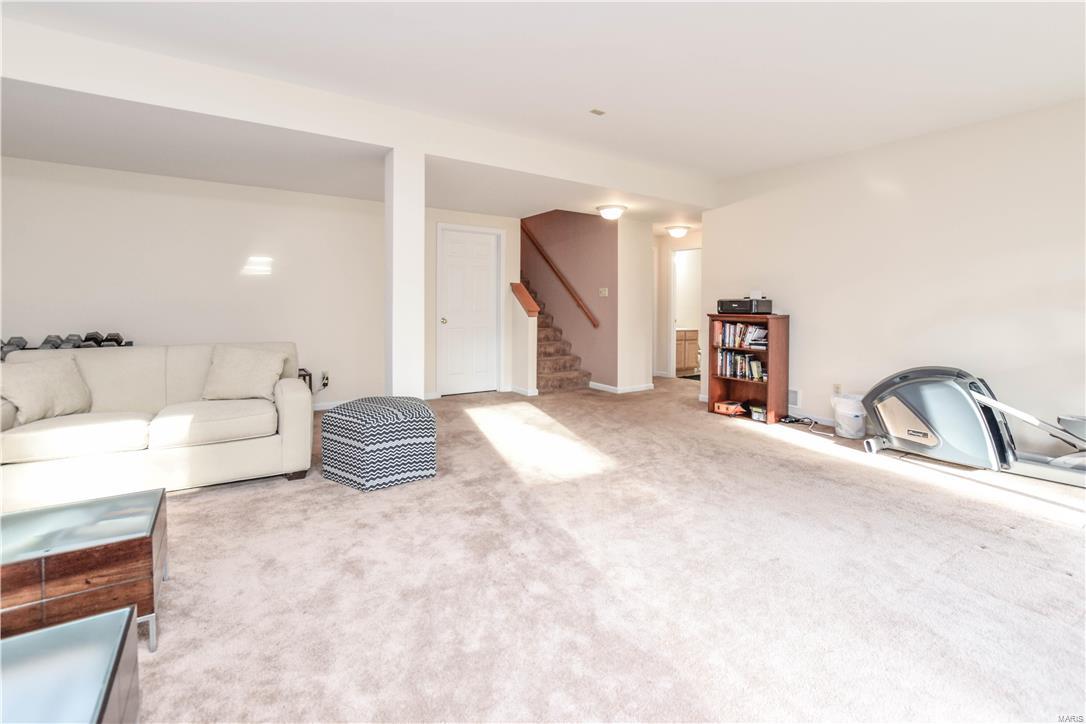 Villas At Ladue Bluffs - Residential