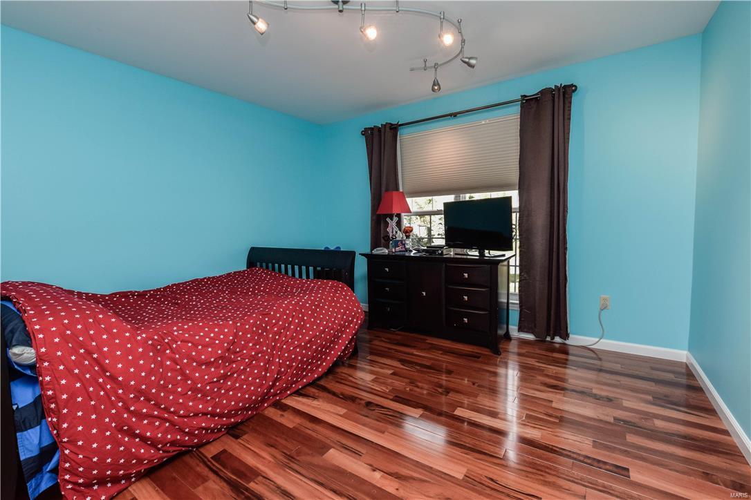 Villas At Ladue Bluffs - Residential