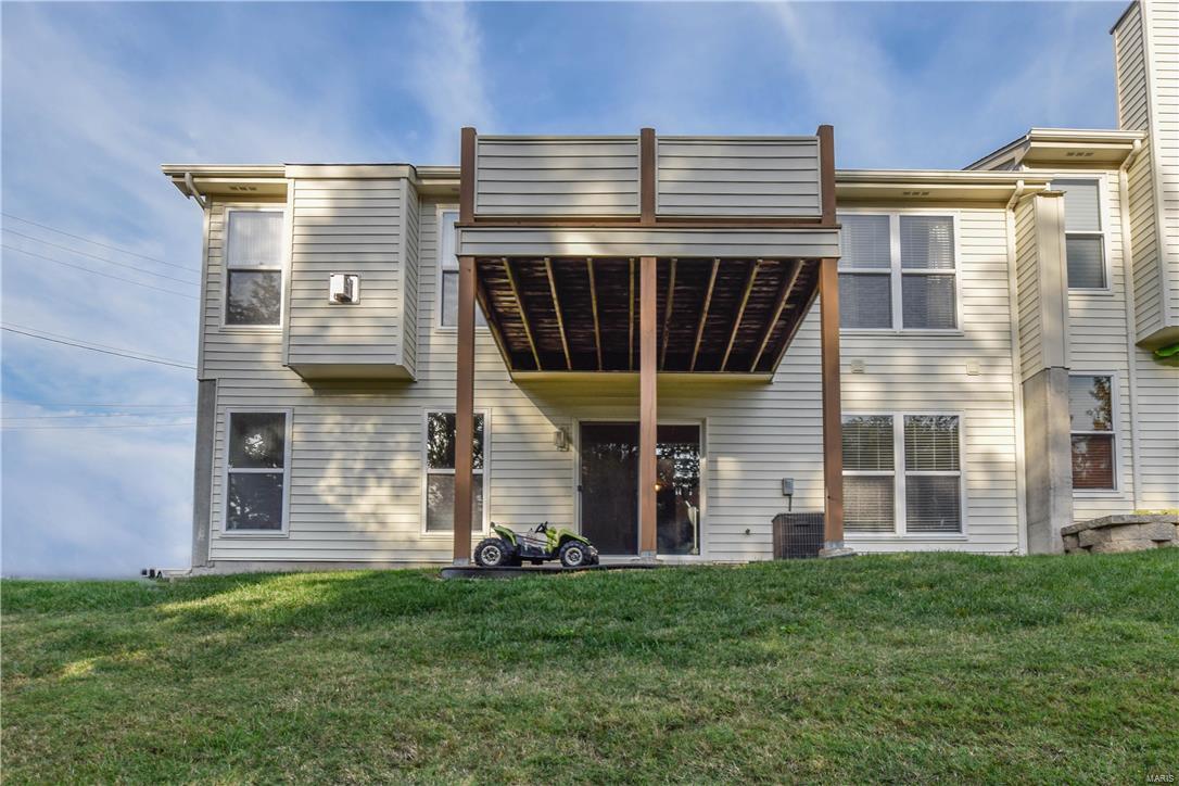 Villas At Ladue Bluffs - Residential