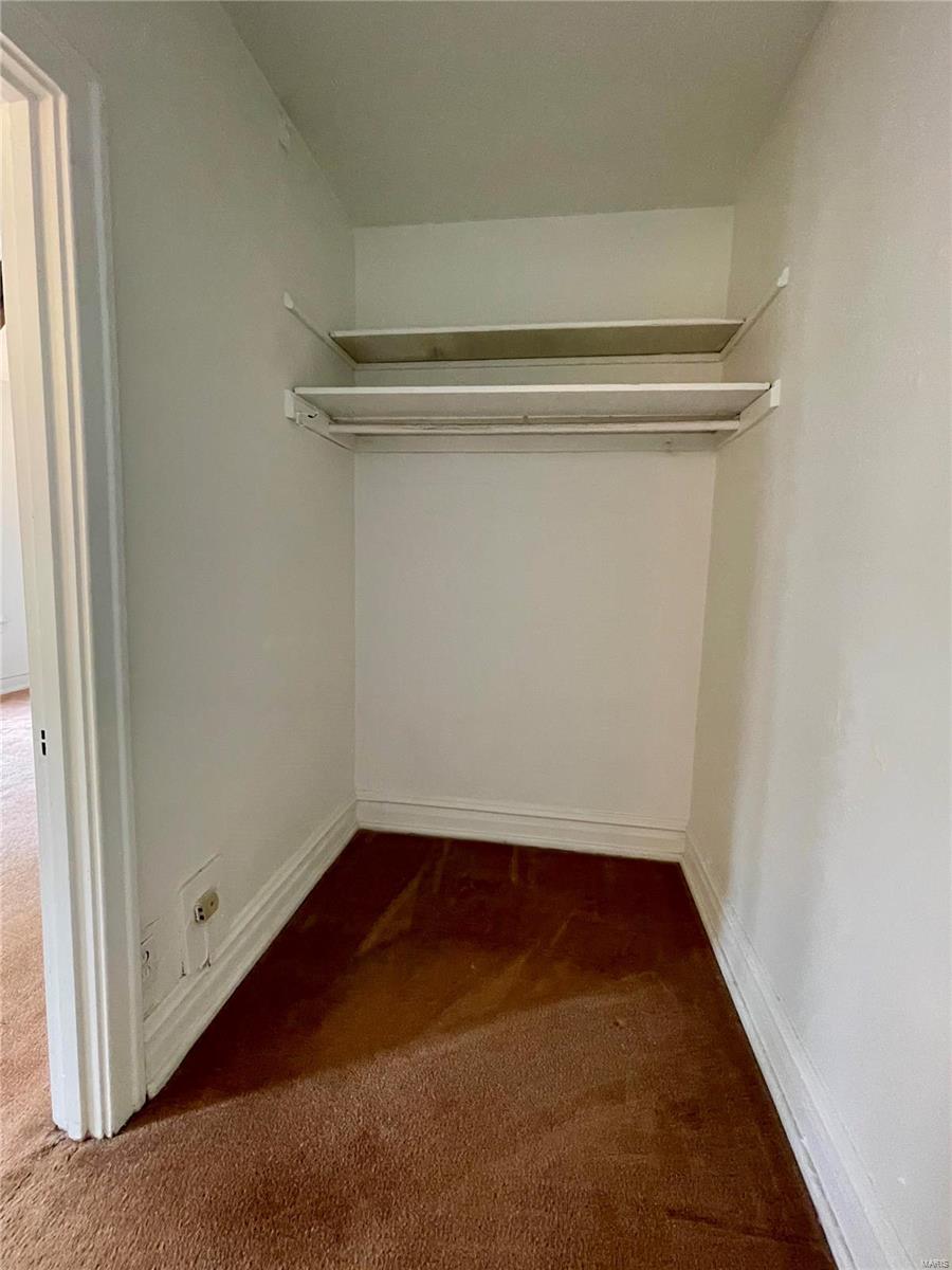 Laclede Ave & Forest Park Boule - Residential Income