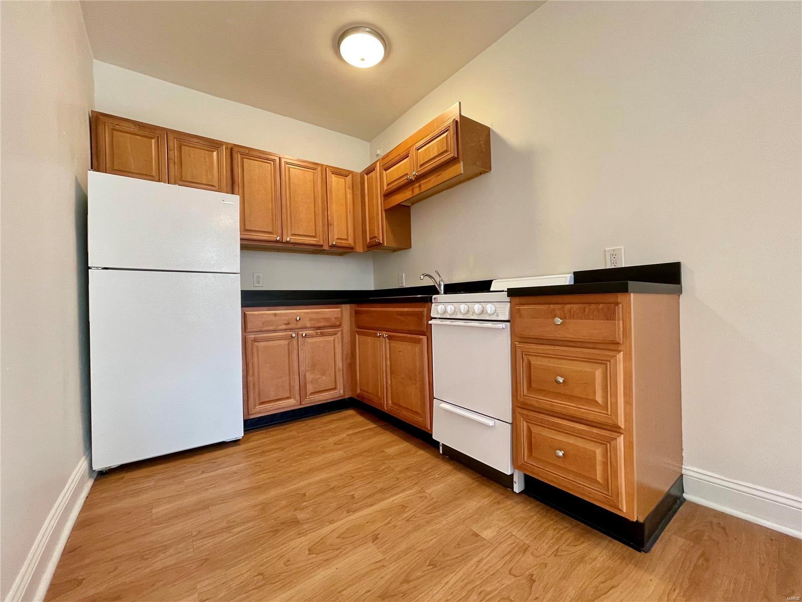 Laclede Ave & Forest Park Boule - Residential Income