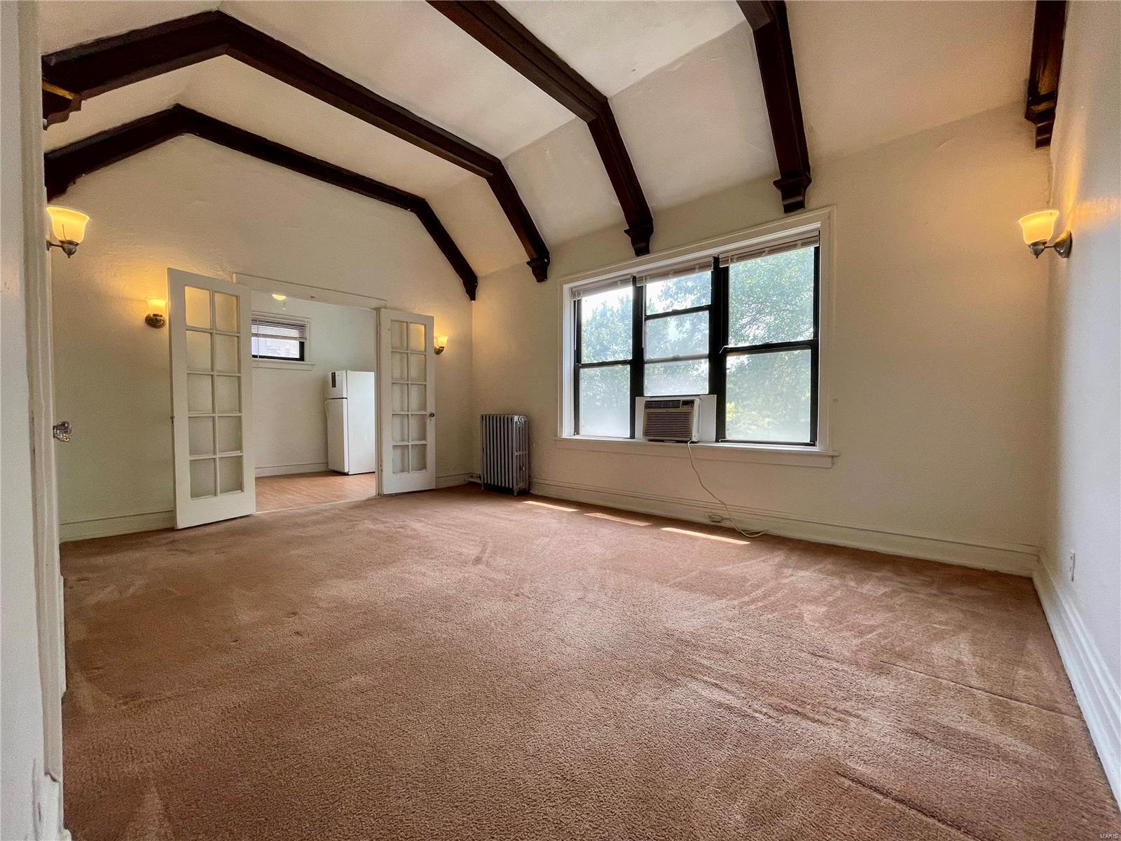 Laclede Ave & Forest Park Boule - Residential Income