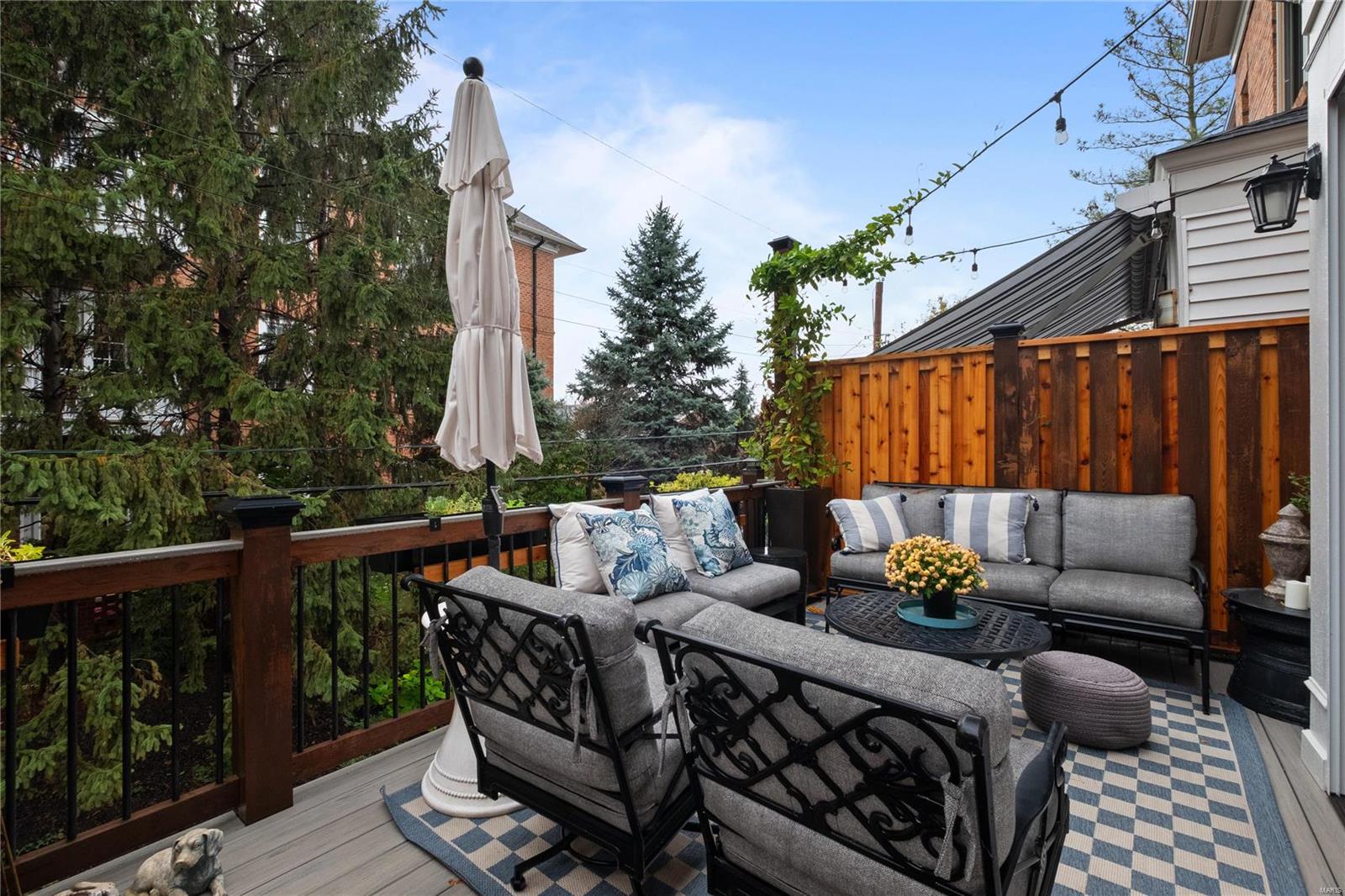 Brighton Way Twnhms A Condo - Residential