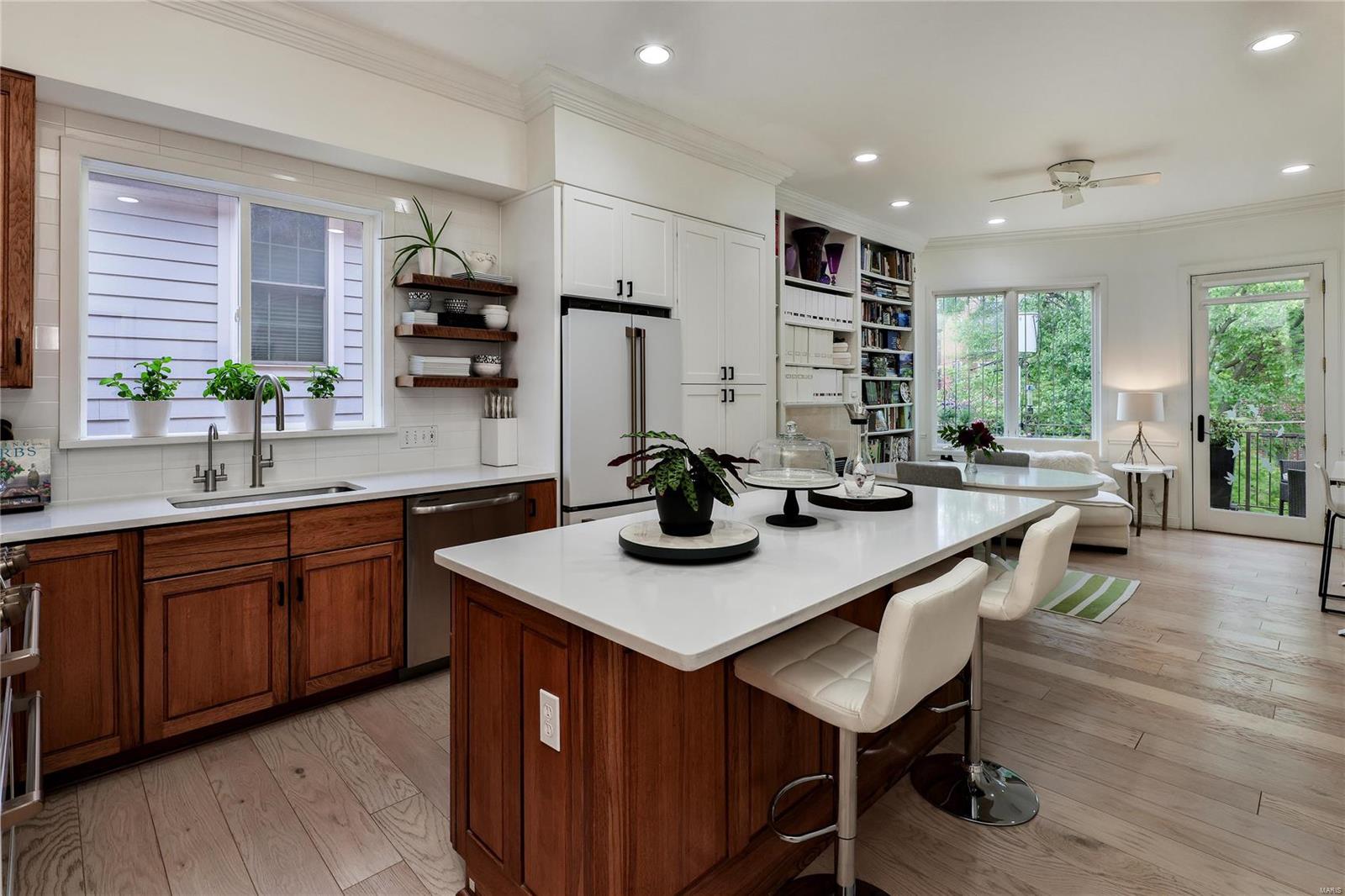 340-342 North Central Condo - Residential