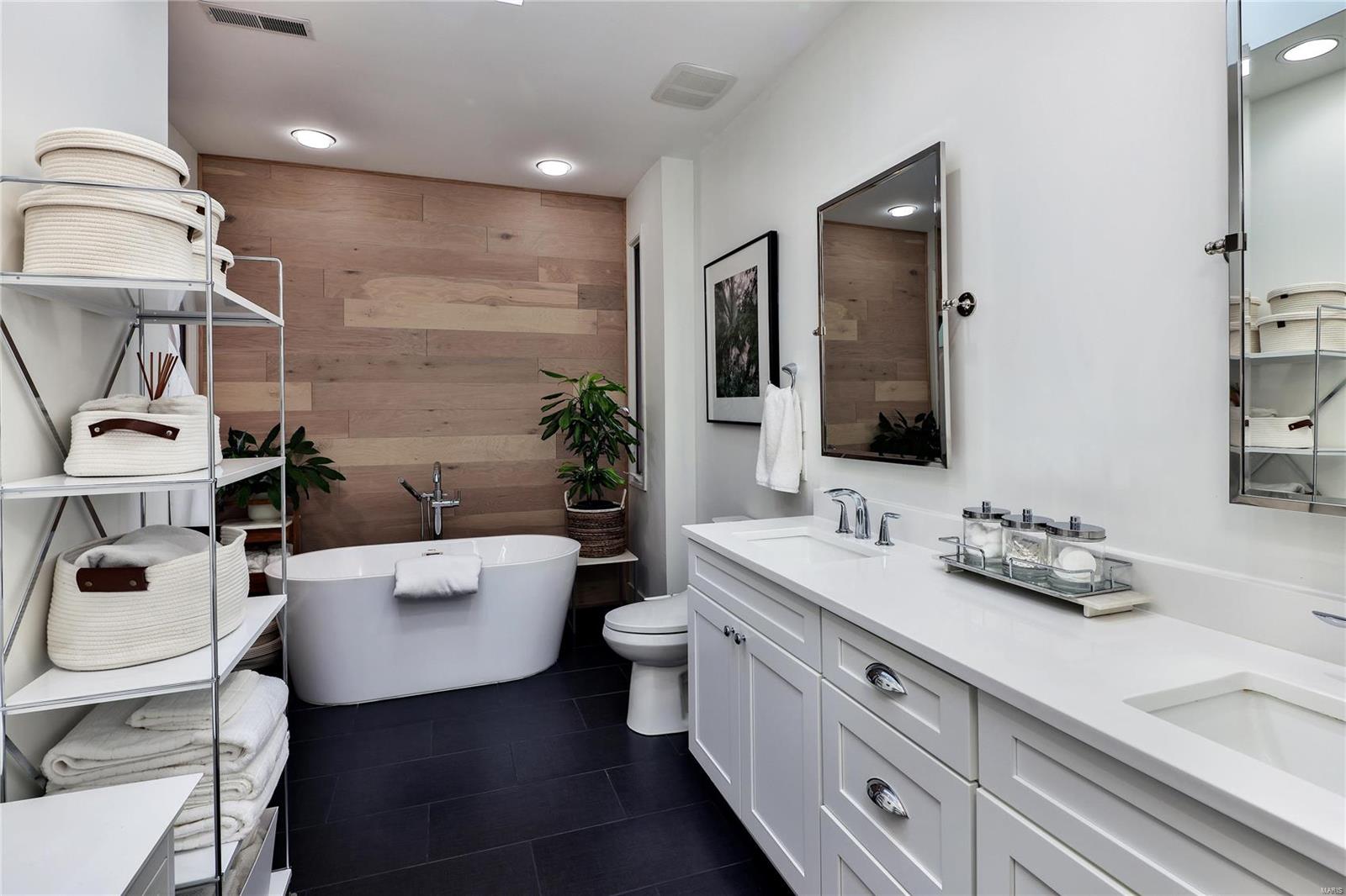 340-342 North Central Condo - Residential