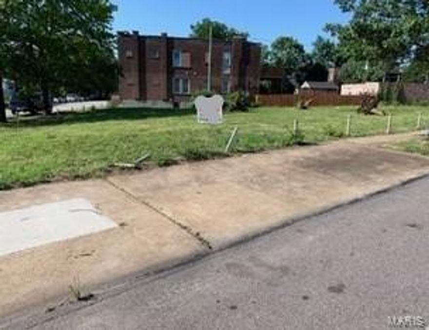 Vacant lot zone neighborhood commercial- building your dream business, Clean soil Location: City, Corner Location, High Traffic