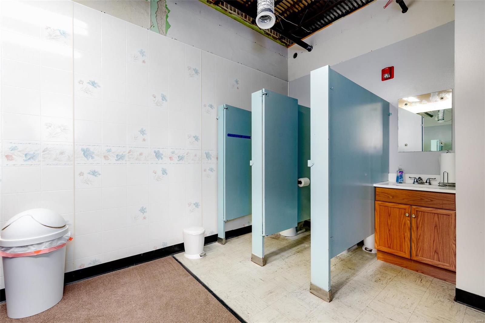 Carondelet Commons - Commercial Sale