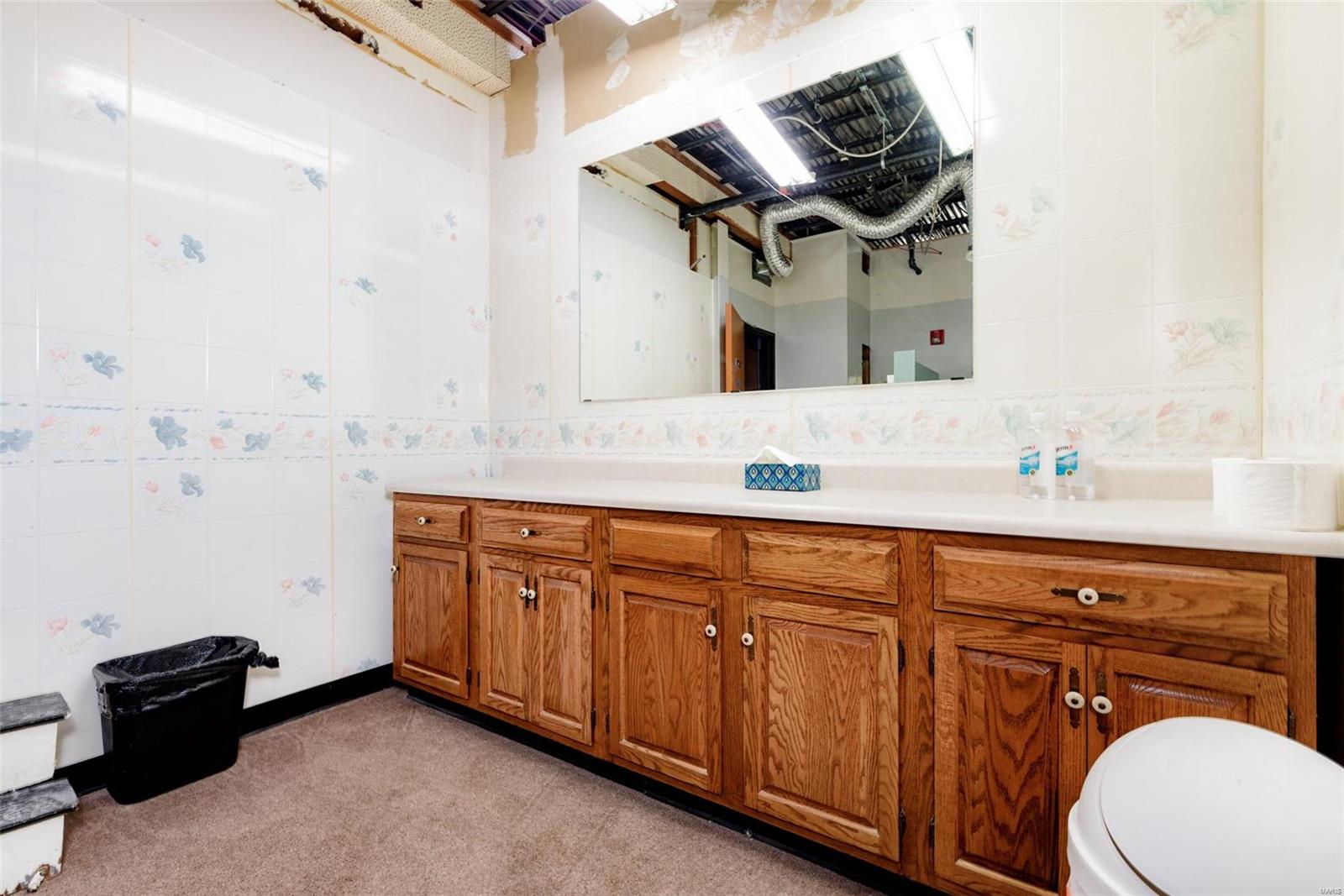 Carondelet Commons - Commercial Sale