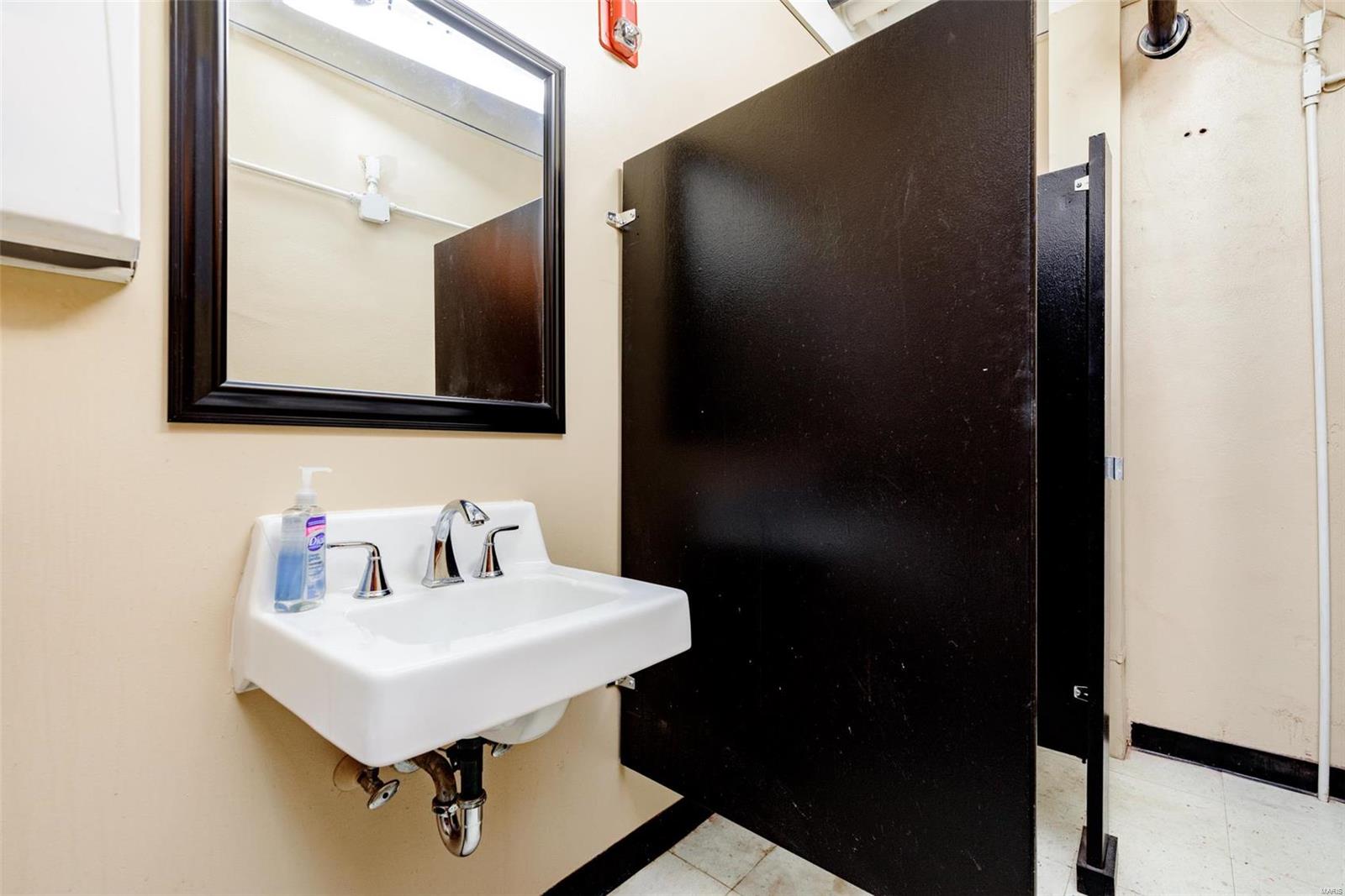 Carondelet Commons - Commercial Sale