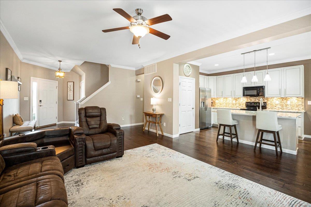 St Charles, Missouri 63301, United States, 3 Bedrooms Bedrooms, ,3 BathroomsBathrooms,Residential,Pending,103124