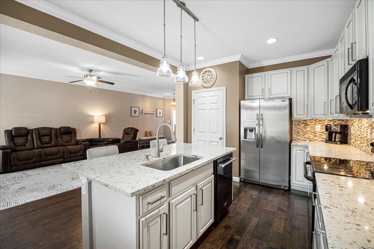 St Charles, Missouri 63301, United States, 3 Bedrooms Bedrooms, ,3 BathroomsBathrooms,Residential,Pending,103124