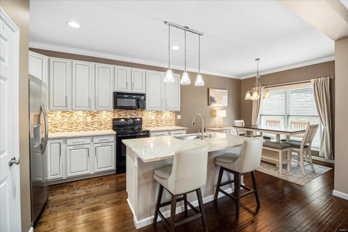 St Charles, Missouri 63301, United States, 3 Bedrooms Bedrooms, ,3 BathroomsBathrooms,Residential,Pending,103124