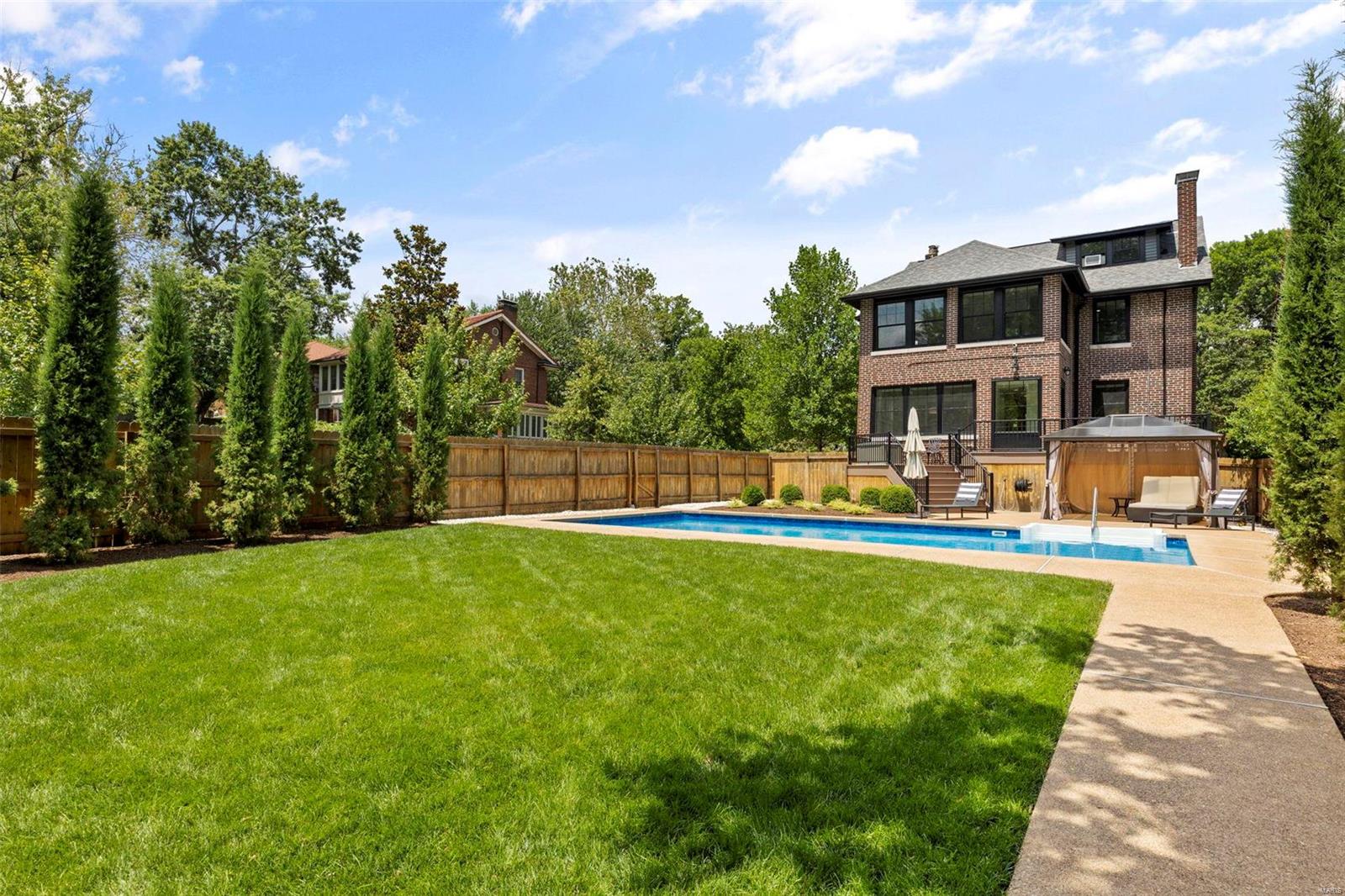 West Portland Place - Residential