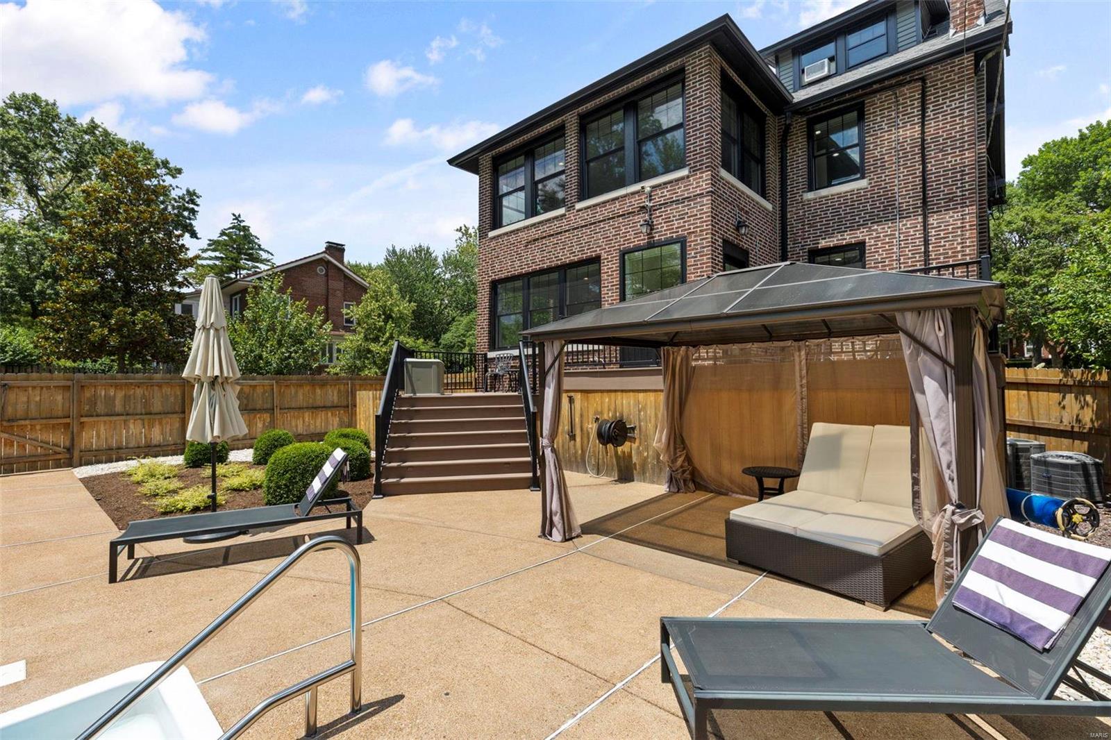 West Portland Place - Residential