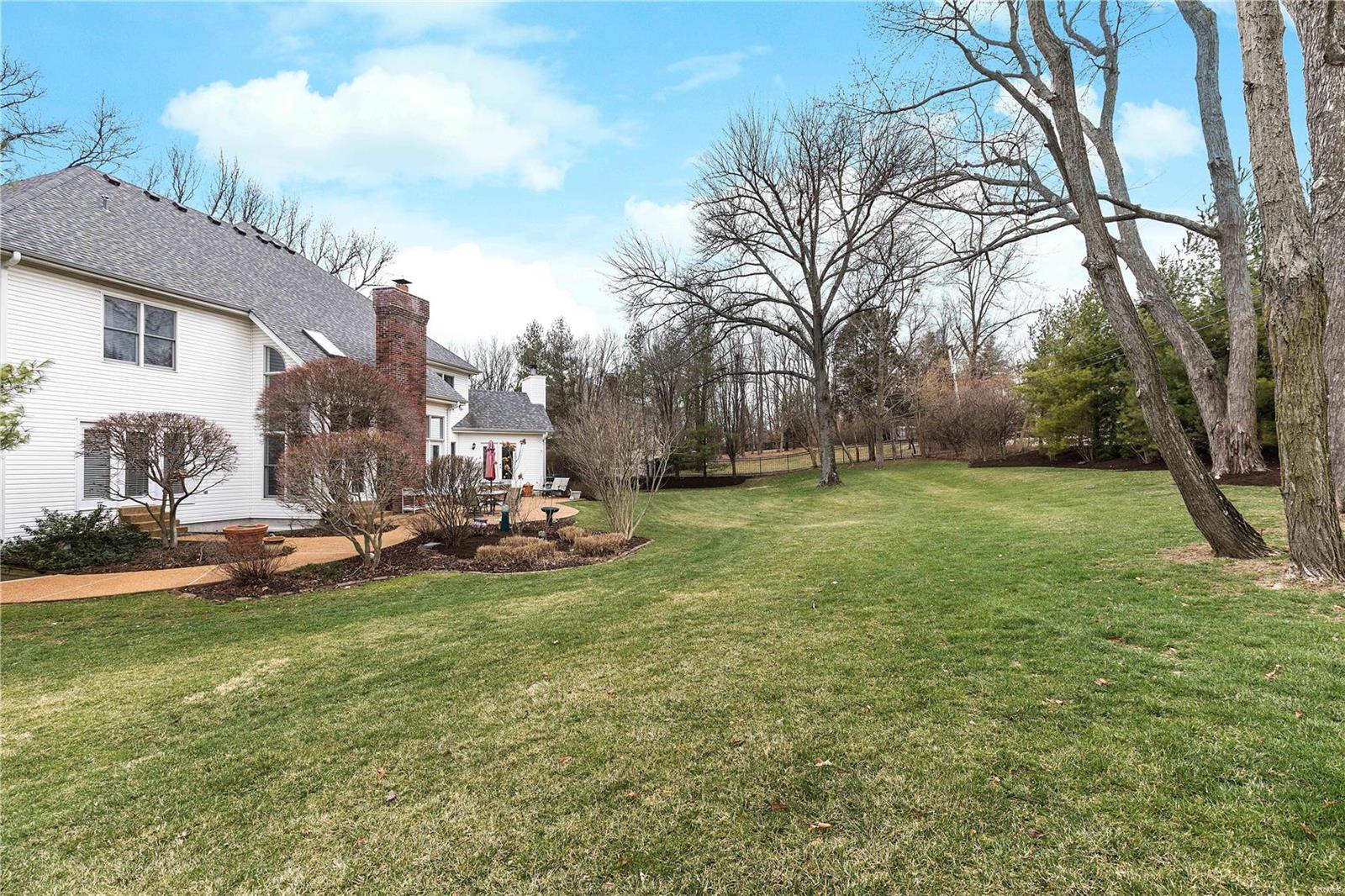 Ladue Meadows - Residential