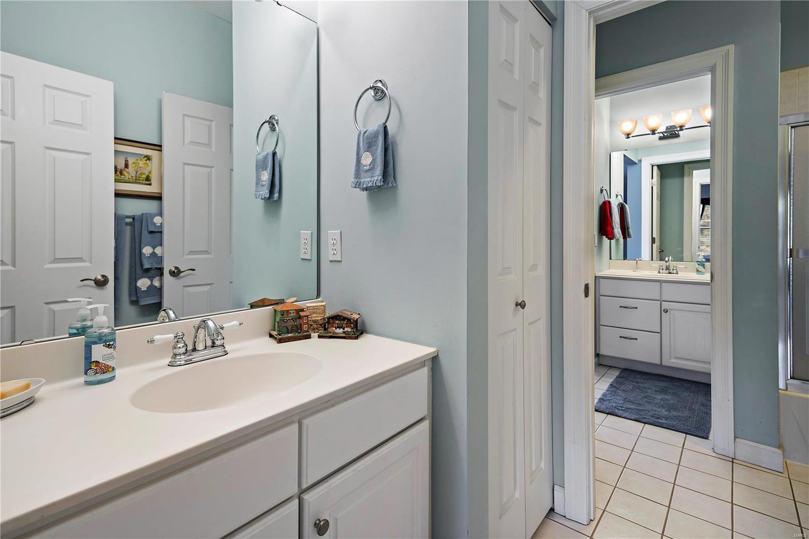 Ladue Meadows - Residential