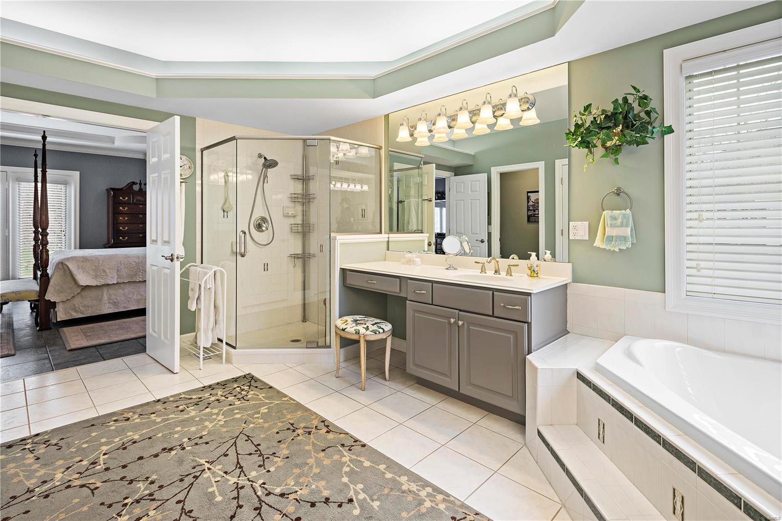 Ladue Meadows - Residential