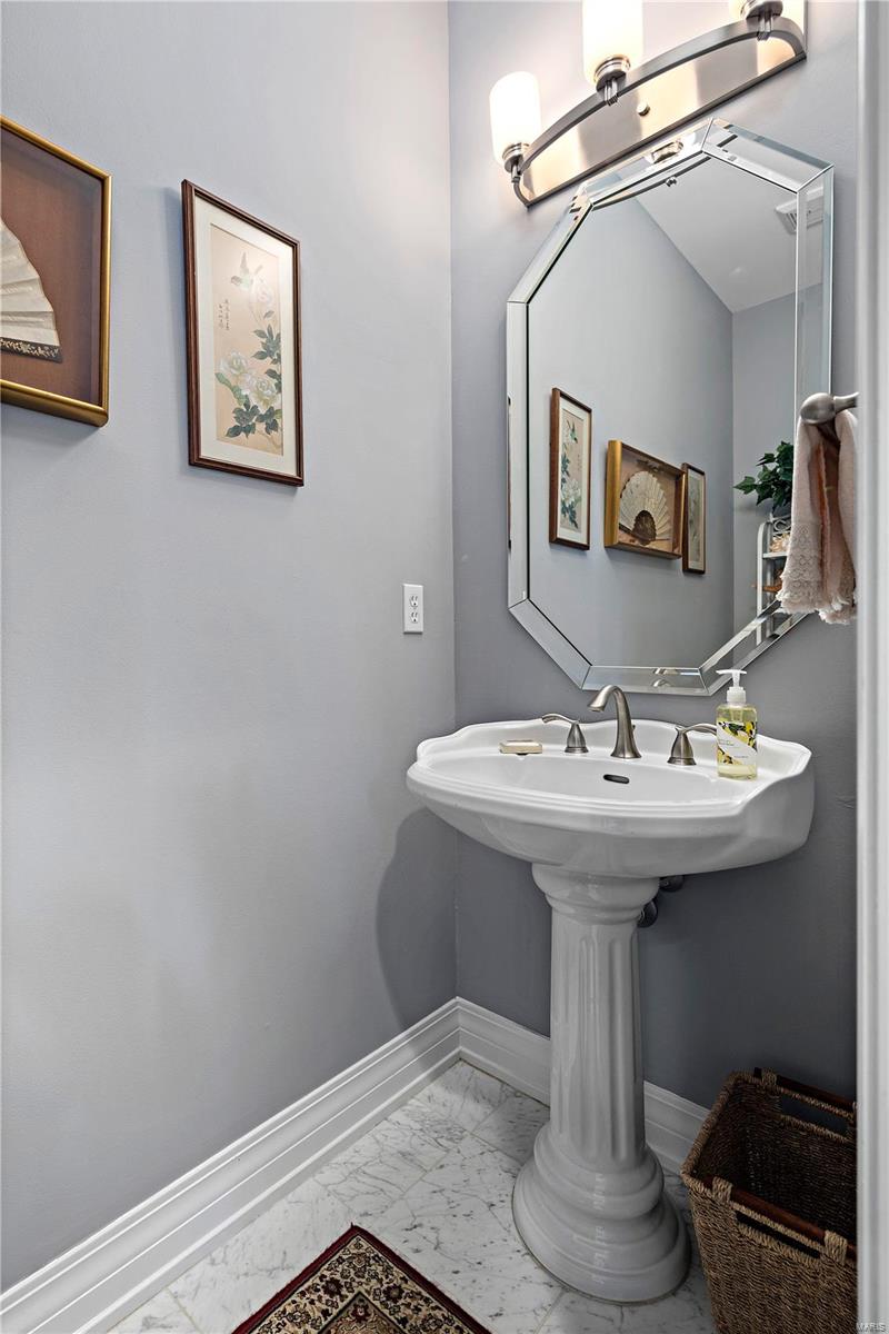 Ladue Meadows - Residential