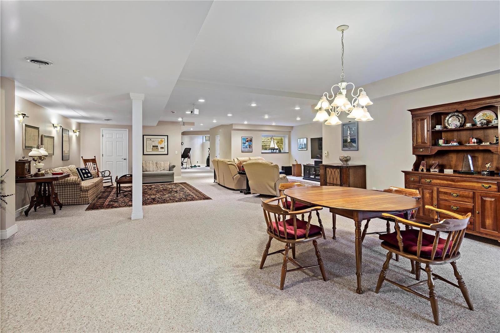 Ladue Meadows - Residential