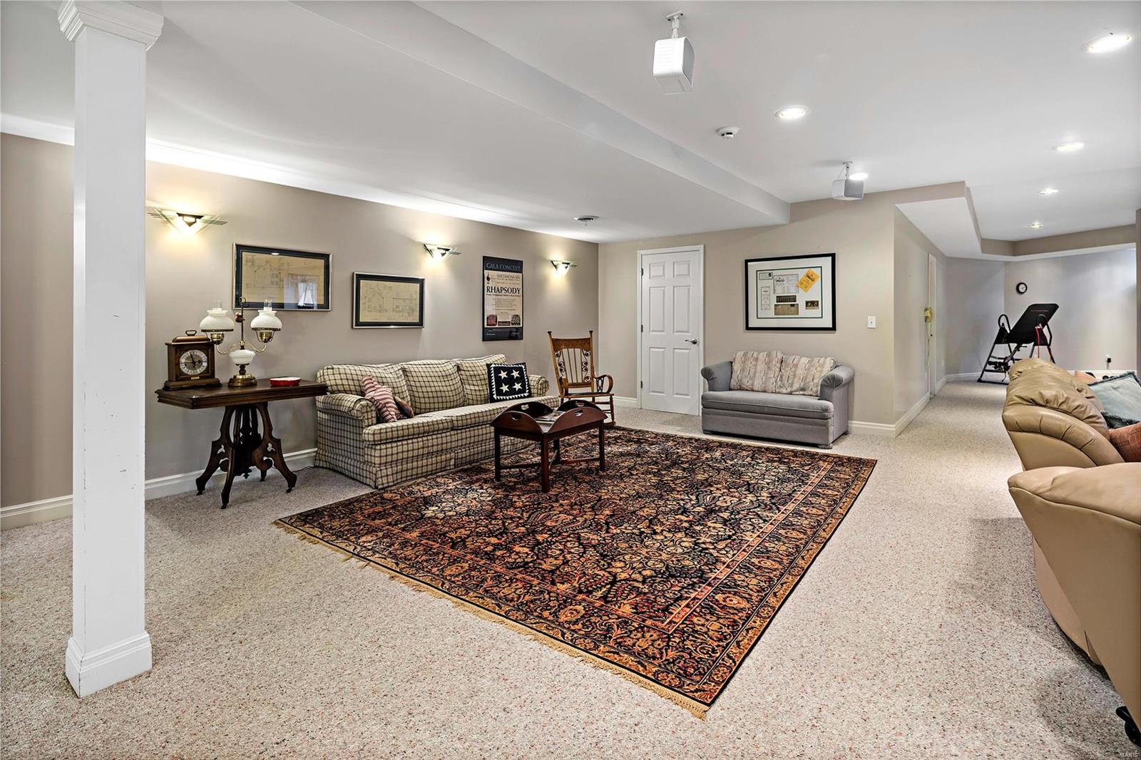 Ladue Meadows - Residential