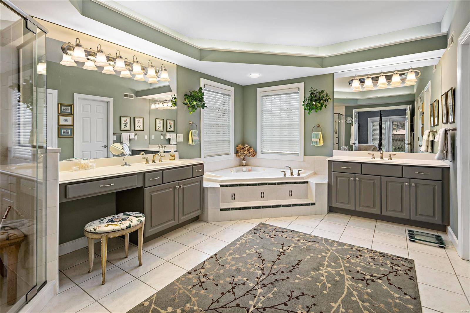 Ladue Meadows - Residential