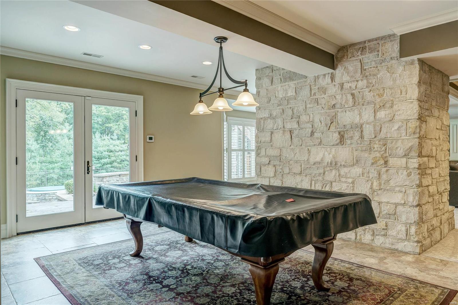 Town & Country Manor - Residential