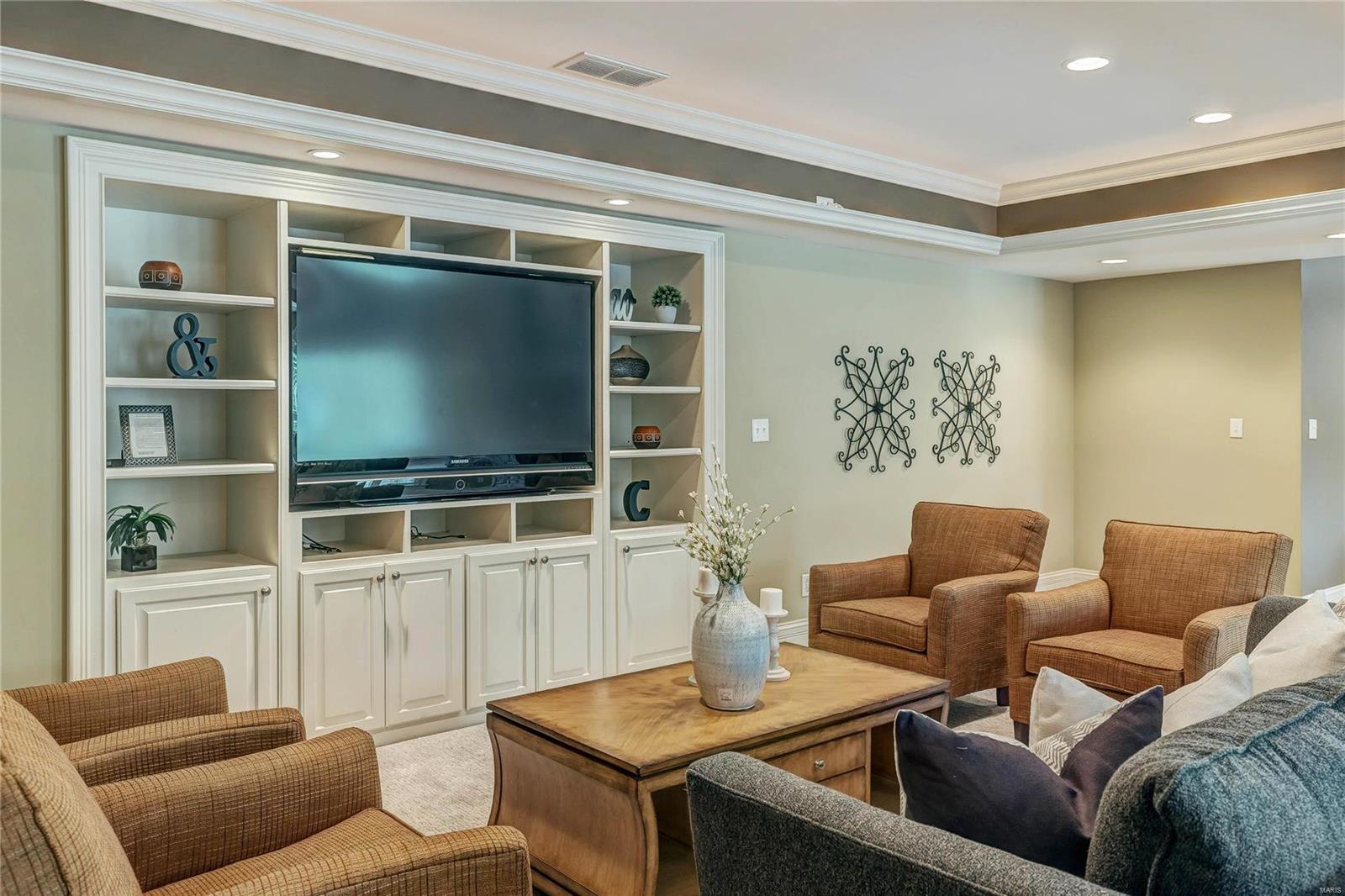 Town & Country Manor - Residential