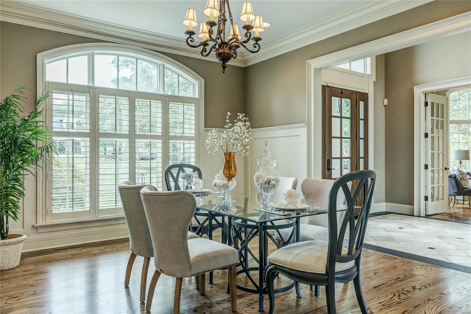 Town & Country Manor - Residential