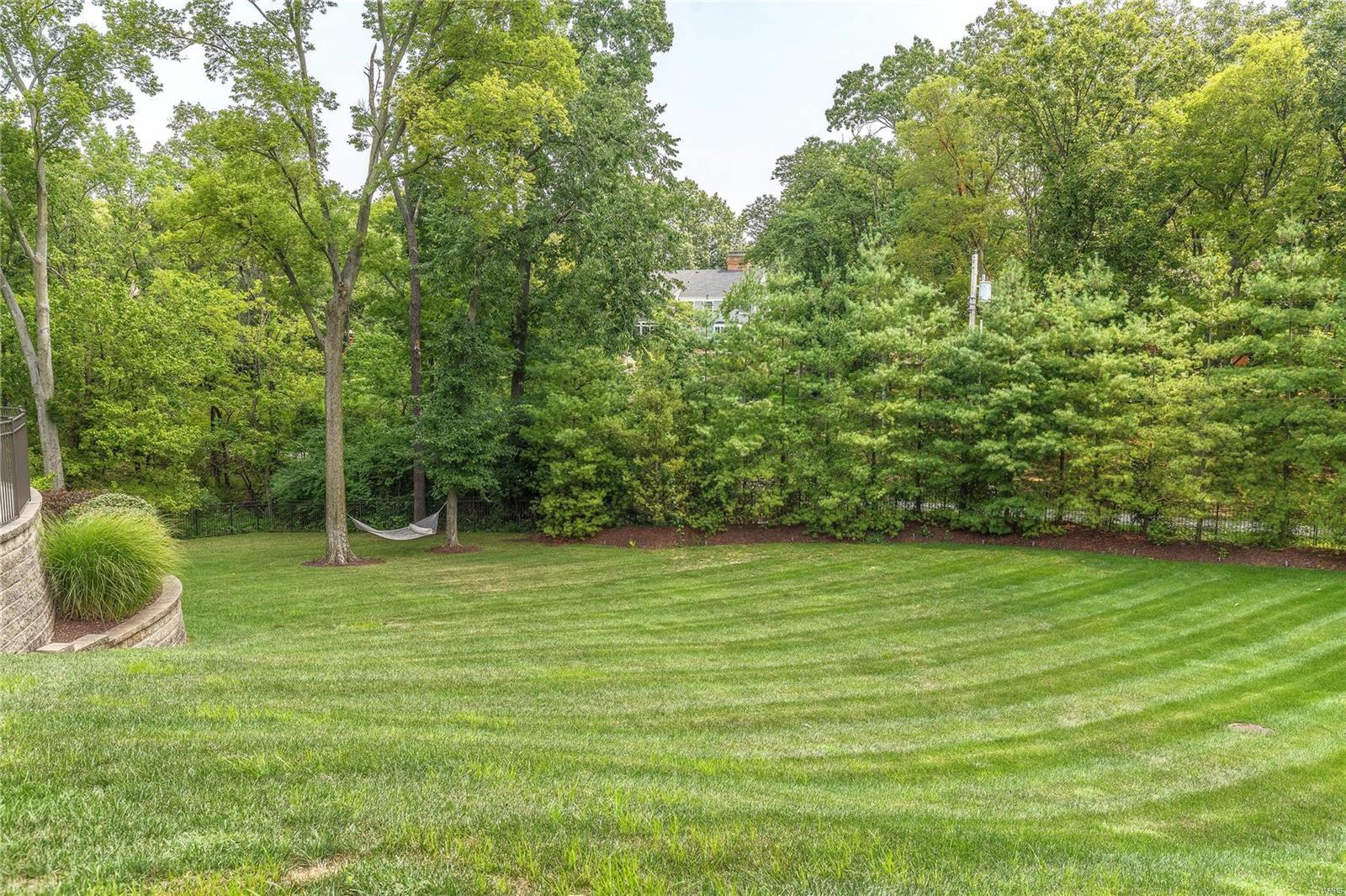 Town & Country Manor - Residential